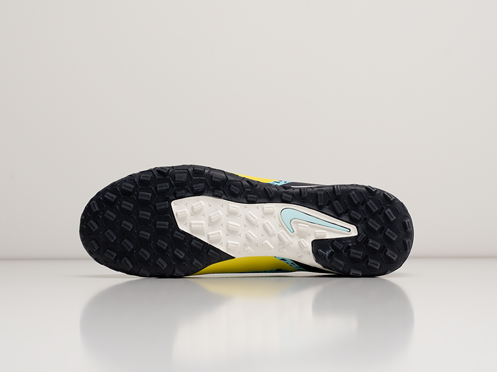 Футбольная обувь Nike Phantom GT2 Club TF